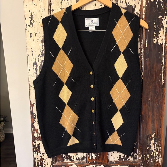 chandler park Sweaters - Chandler Hill  Black and Tan Argyle V-Neck vintage Sweater Vest. Gold buttons. L